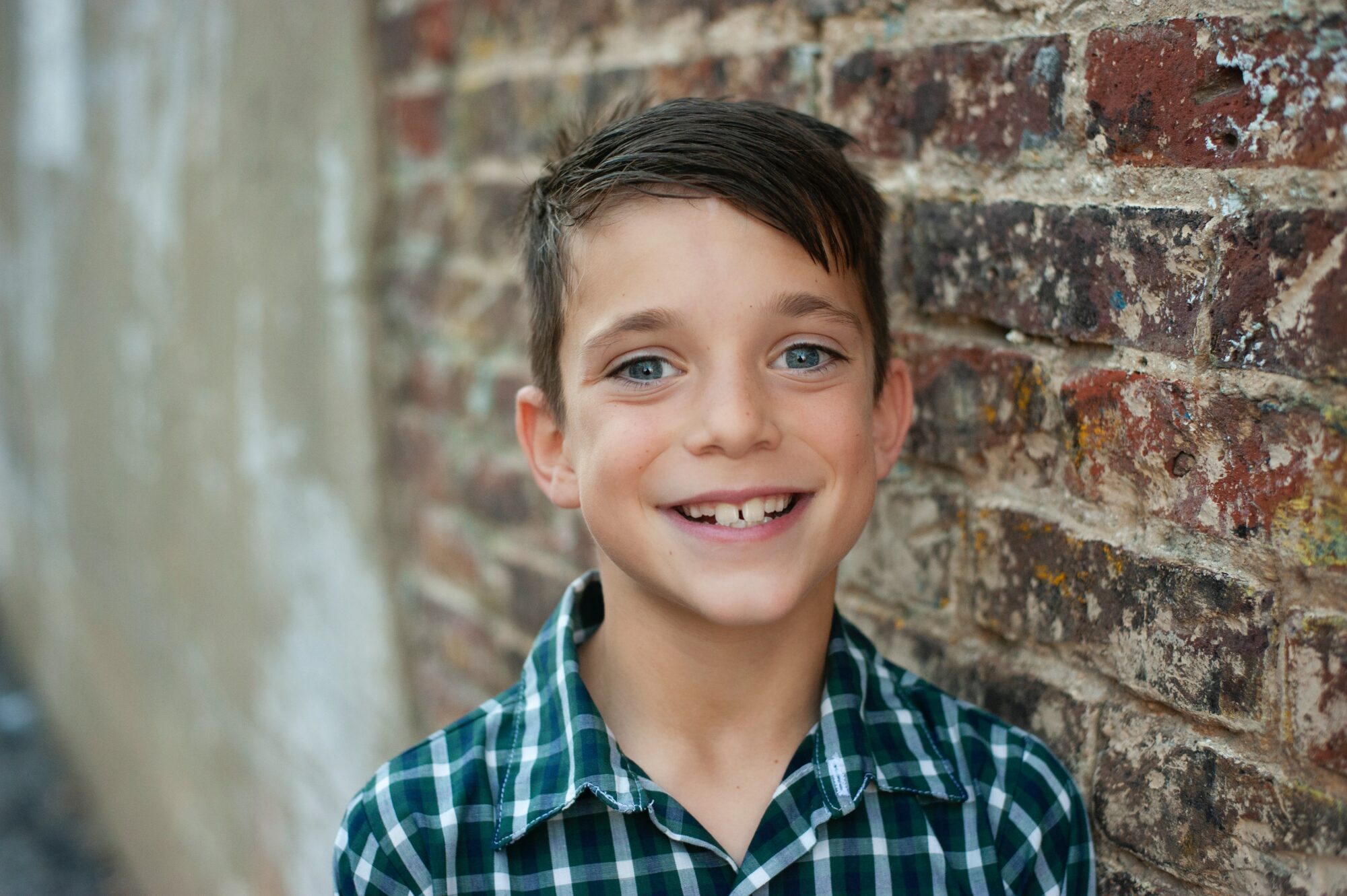 Enfant Beau Petit Garçon De 7 Ans